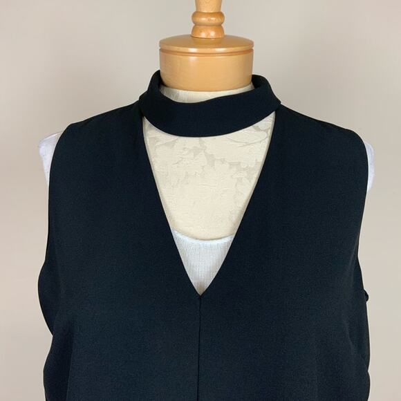 Adrienne Sleeveless Top w/ Cutout Black Size L - Picture 3 of 12